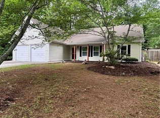 1135 Burning Bush Dr, Loganville, GA 30052