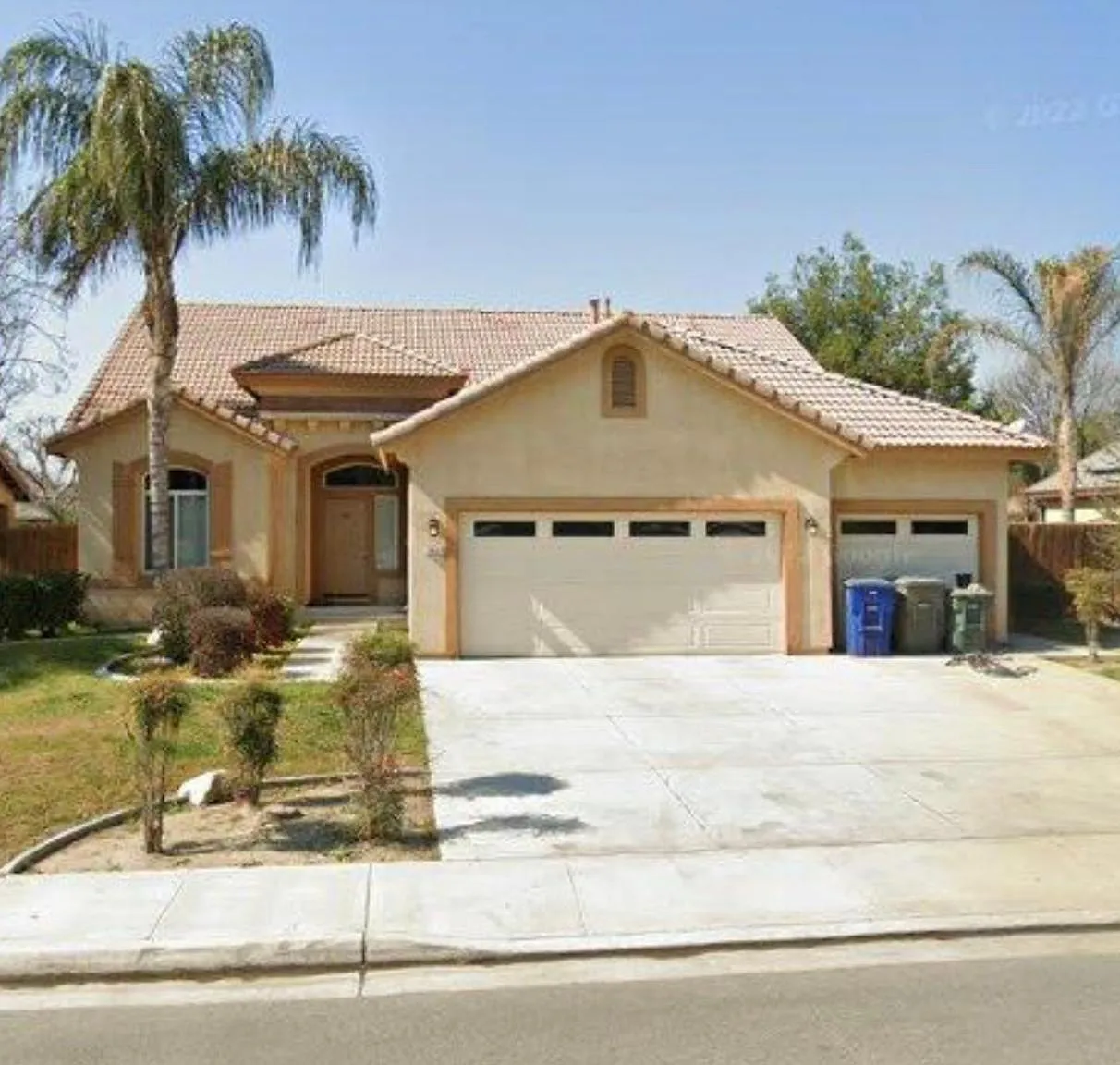4 bed, 2085 sqft, $2,500 — Photo 1
