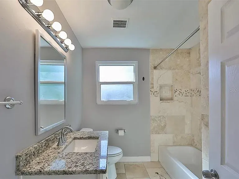 3219 W Leroy St — Photo 13