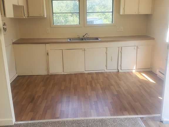 4th image of 1920 Pender Ave Lot 5