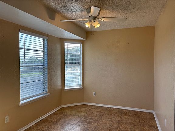 5th image of 825 Quetzal St APT 3