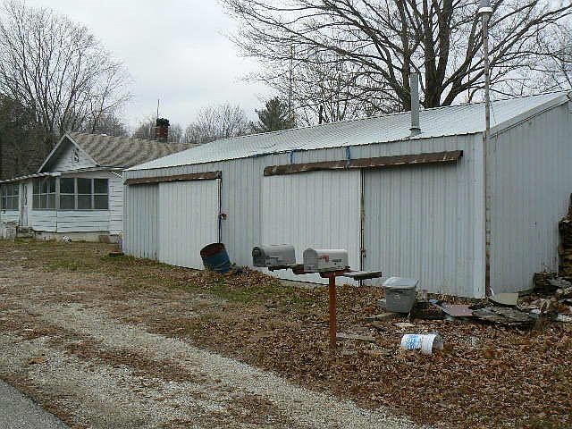 2nd image of 1244 W Glezen Main St