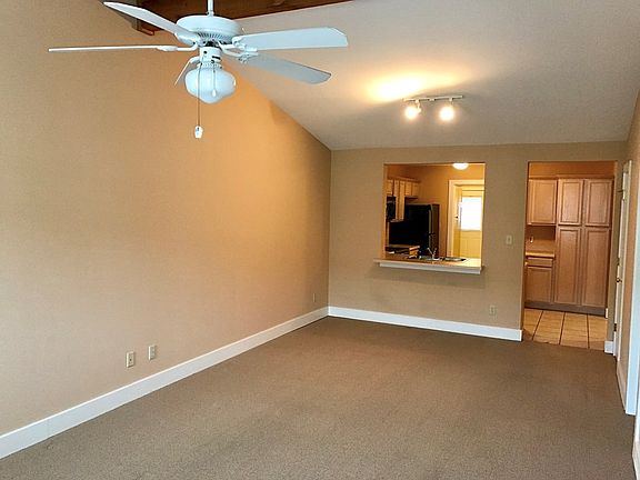 2nd image of 627 Lois St Unit 3