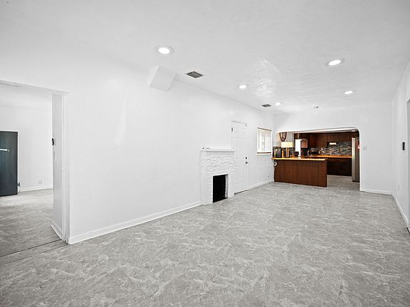 5th image of 1199 NW 121st St