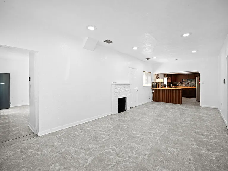 1199 NW 121st St — Photo 5
