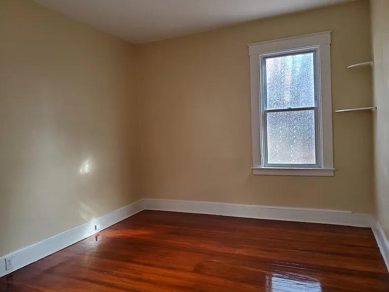 107 Sheffield Ave — Photo 11