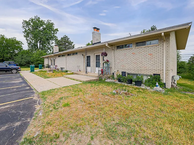 132 Huronview Ct — Photo 29