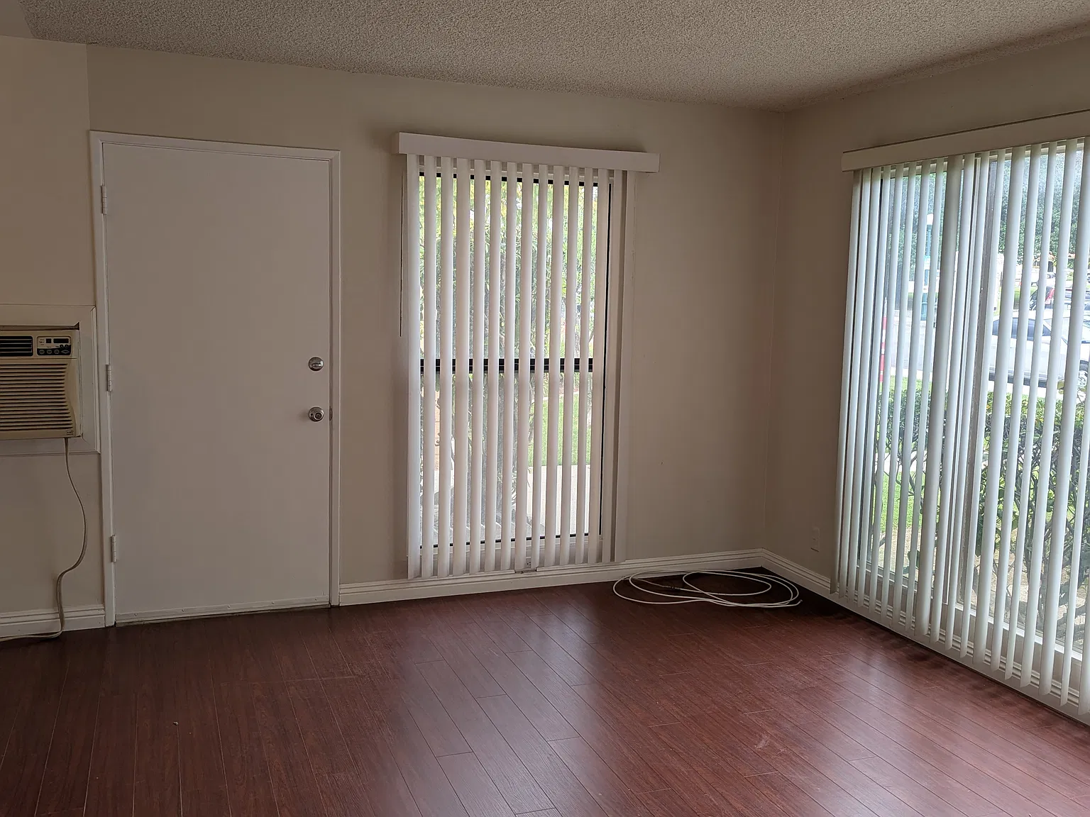 319 S Primrose Ave — Photo 3