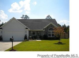 2913 Aristocrat Ln, Fayetteville, NC 28306