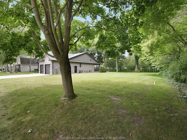 110 Laurel St, Kingsville, ON N9Y 2B4