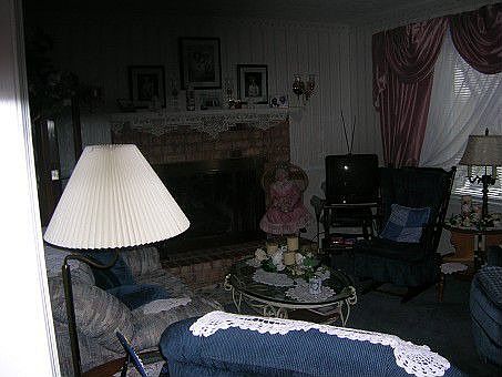 2nd image of 330 Oak Grove Dr