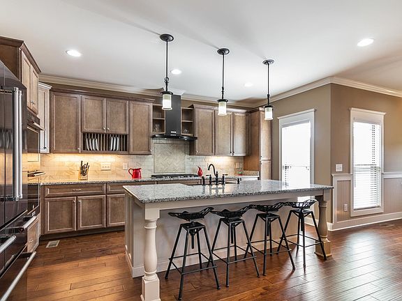 5th image of 4010 Gilreath Pl #102