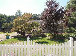 2011 Woodland Dr, Temperance, MI 48182