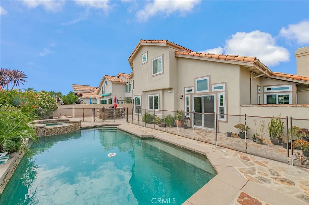 4 bed, 3052 sqft, $8,900 — Photo 4