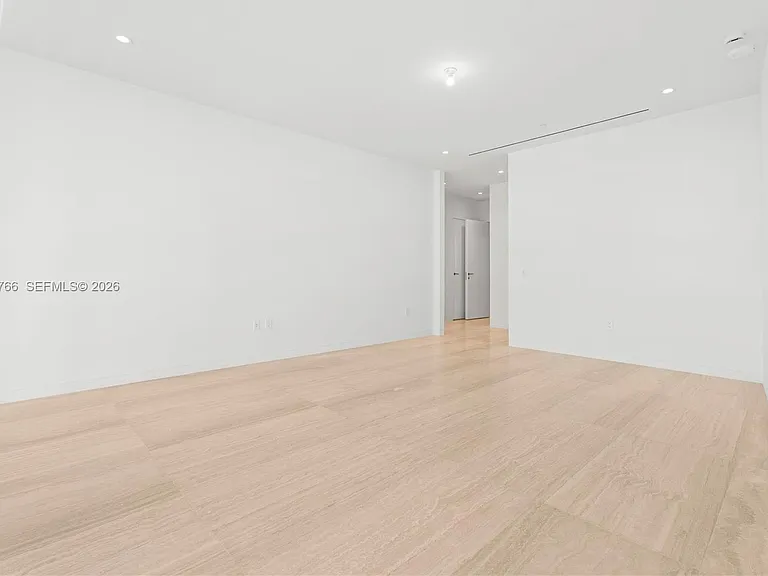 5 Grove Isle #S303 — Photo 13