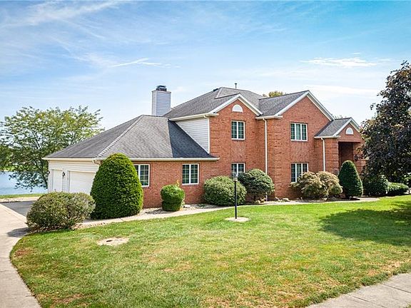 3rd image of 635 Fox Lake Dr