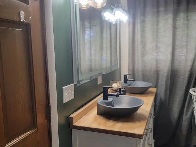 1405 Bates Dr — Photo 6