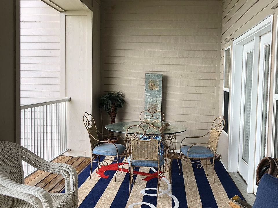 Table and chairs on balcony