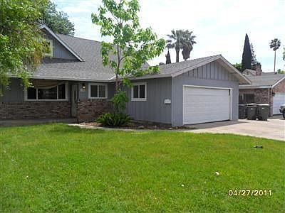 1st image of 1725 Spruce Dr