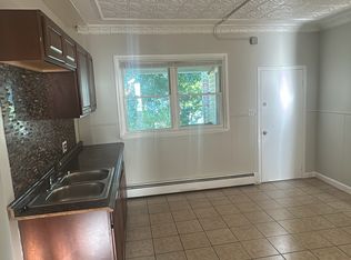 672 Fairmount St #1, Woonsocket, RI 02895