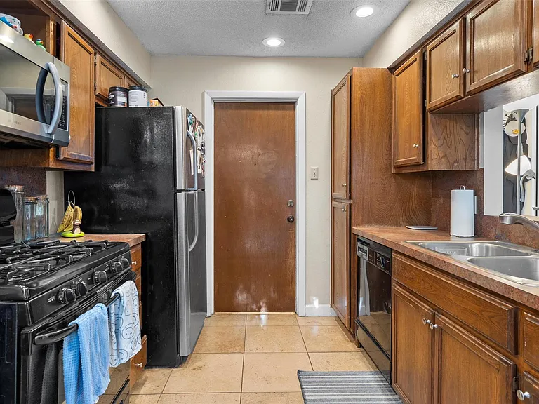 6492 Hart Ln — Photo 7