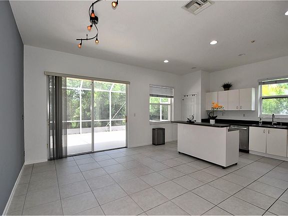4th image of 7560 NW 70th Avenue
