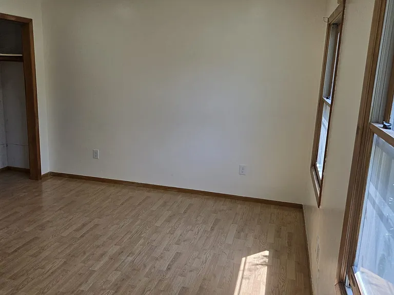 195 Edgemere Ct — Photo 9