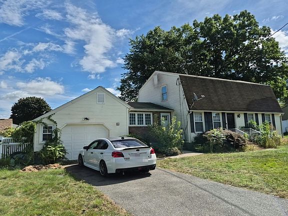 3rd image of 93 Fernhill St