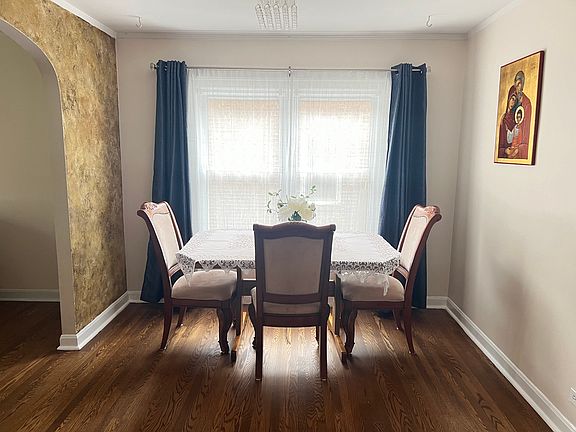 3rd image of 4822 N Mulligan Ave