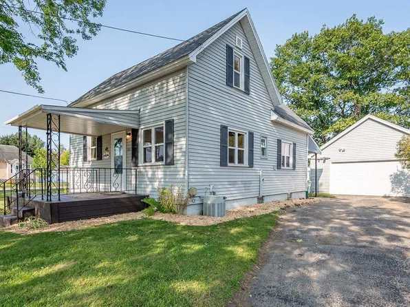 1061 Jackson St, Marinette, WI 54143