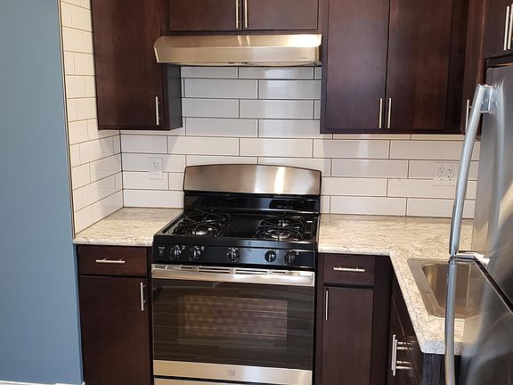 3rd image of 1137 W Bryn Mawr Ave #206