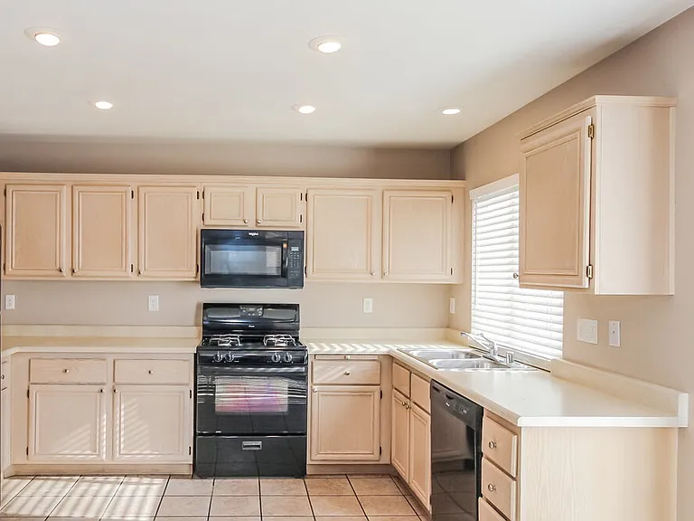 4446 Wild Honey Ct — Photo 6