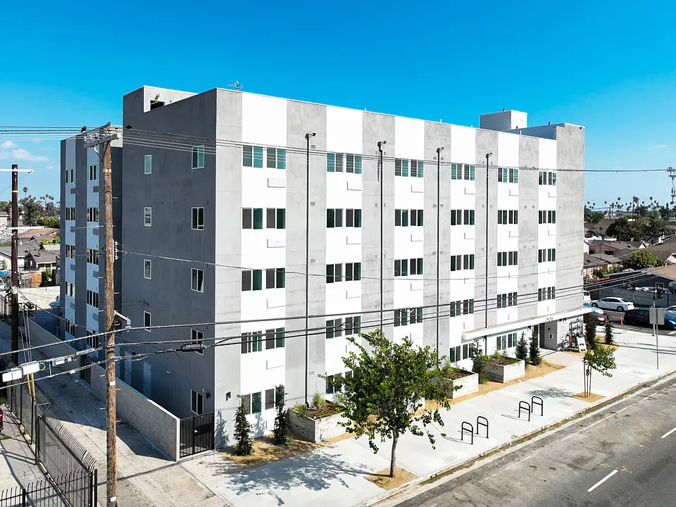 Gorgeous 1 bed/1 bath Apartments ~ LA City Section 8 Voucher Accepted!