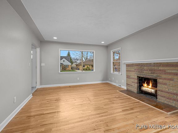 4th image of 2564 Raymond Ave SE