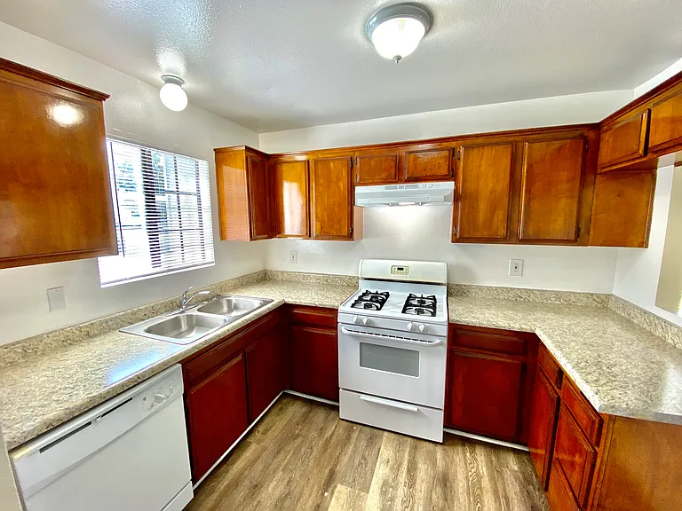 2908 E South St #1 — Photo 2