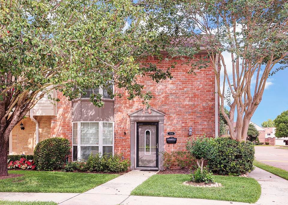 1st image of 1364 Country Place Dr