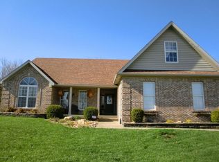 1917 Prestwick Dr, La Grange, KY 40031