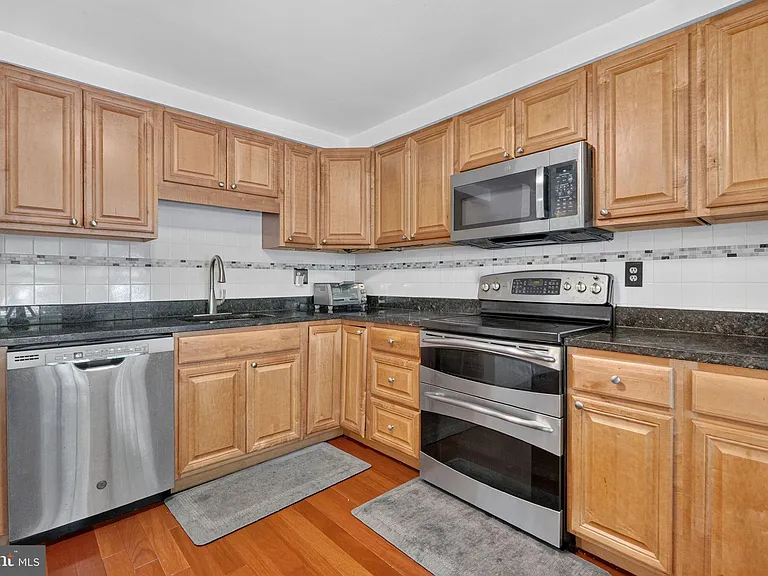 10522 Lime Tree Way — Photo 7