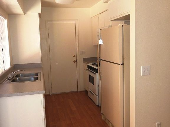 5th image of 1617 Bassett Ln
