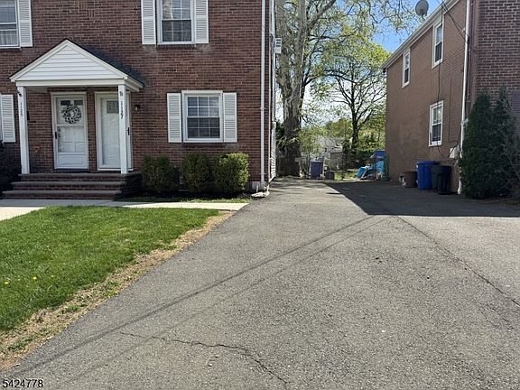 2nd image of 1127 South Ave W