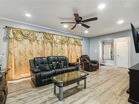 4th image of 3875 Wisteria Ln SW