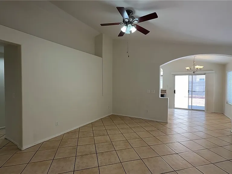 1717 Council Bluff Ln — Photo 2