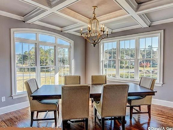 5th image of 20 Newberry Court Cir