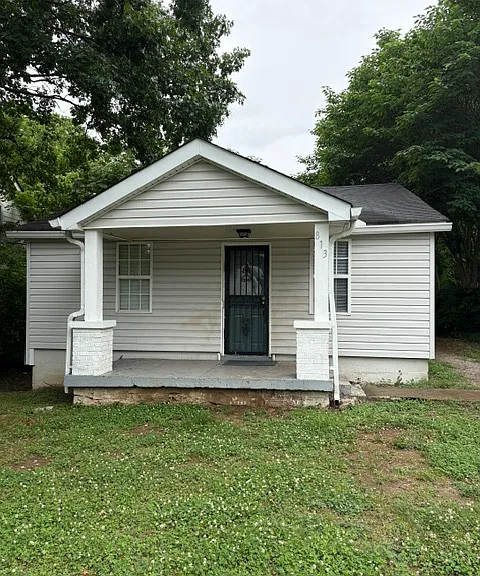 813 W Greenwood Ave — Photo 1