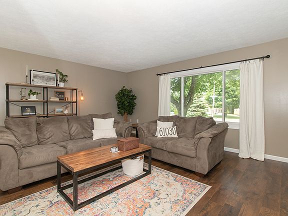 5th image of 2110 Woodhavens Dr