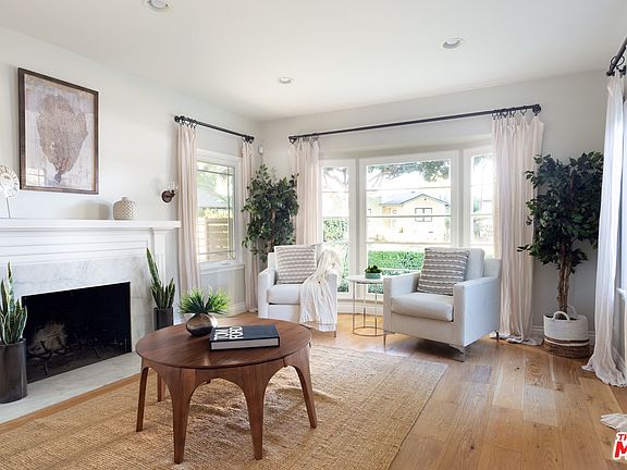 4th image of 2520 Cloverfield Blvd