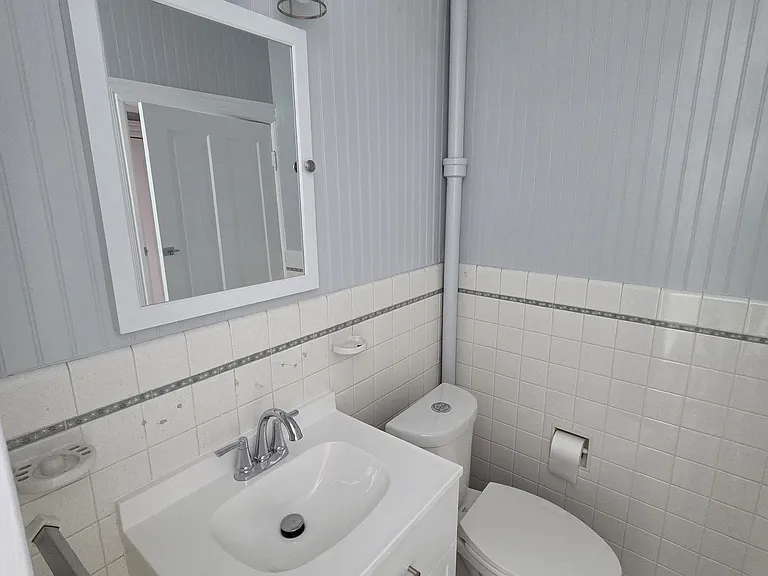146 E 2nd St #2 — Photo 10