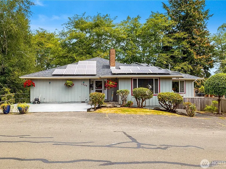 1740 Bel Aire Ave — Photo 16