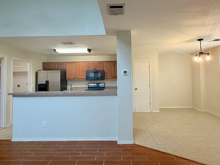 612 Fleming St — Photo 11
