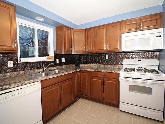2nd image of 1507 Amelia Ave